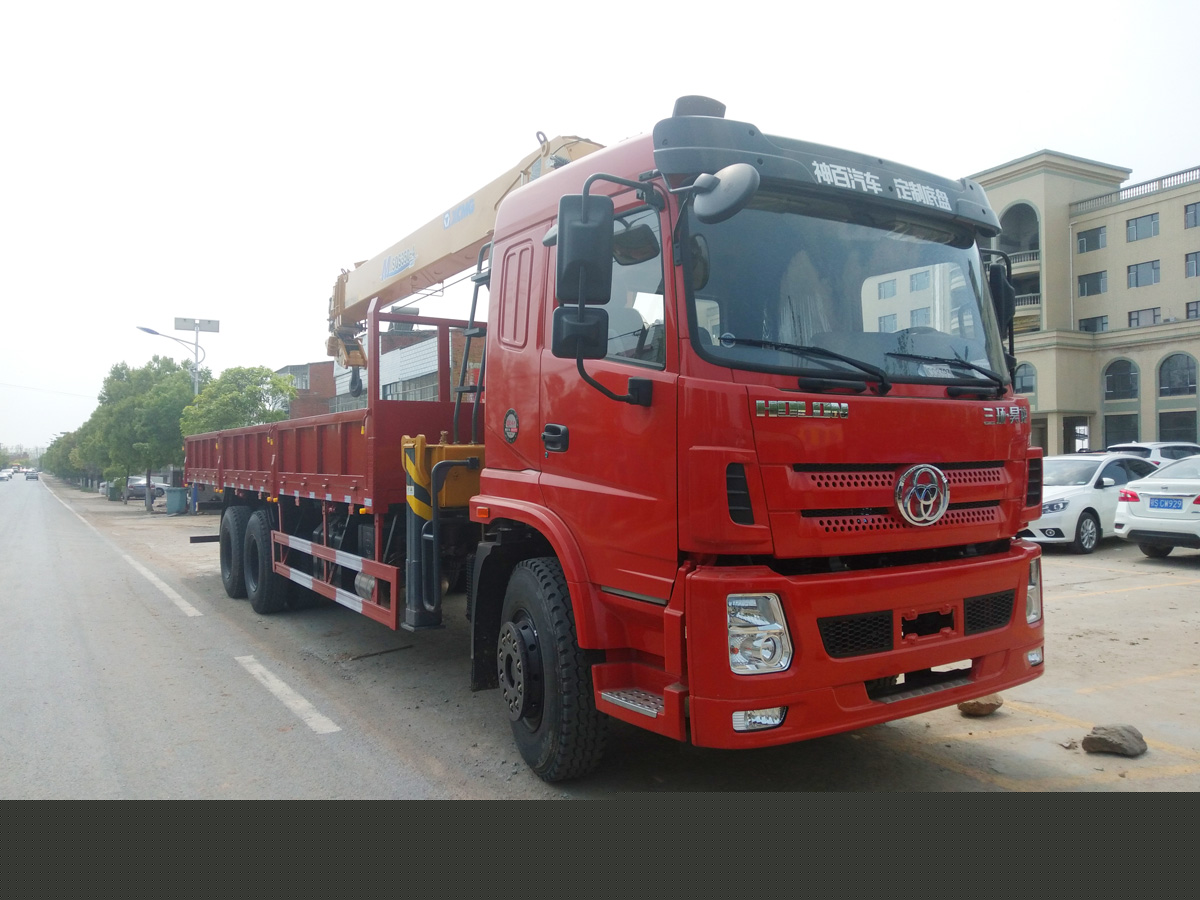 國六三環(huán)T280昊龍駕駛室后雙橋上裝徐工14噸直臂式吊機隨車吊
