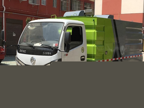 東風(fēng)多利卡5.5方掃路車(chē)