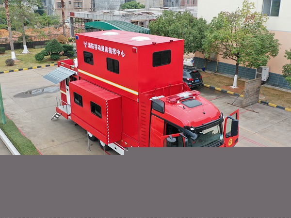 奔馳指揮車