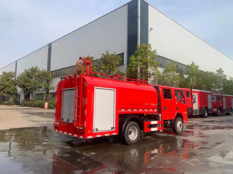 東風(fēng)雙排座4噸消防灑水車（國六）