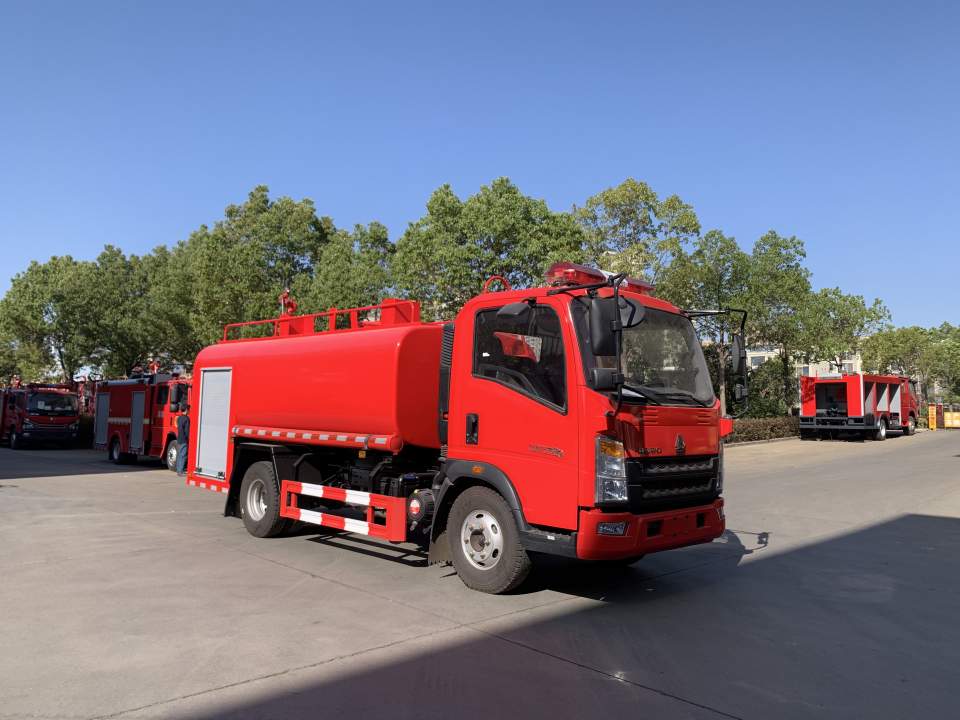 重汽5.6噸消防灑水車(chē)（國(guó)六）