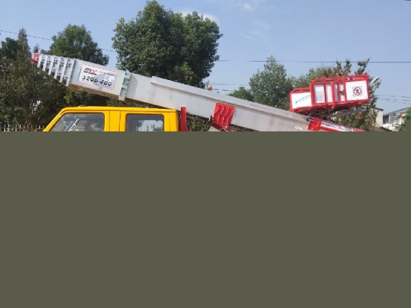32米國六云梯車