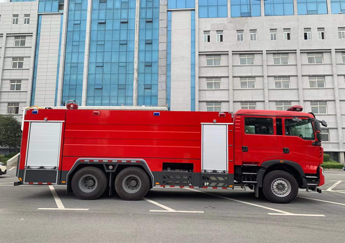 16噸水罐消防車(chē)
