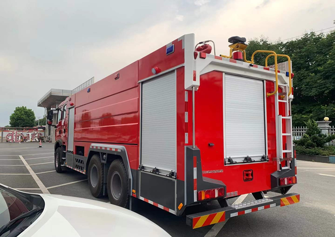 16噸水罐消防車(chē)