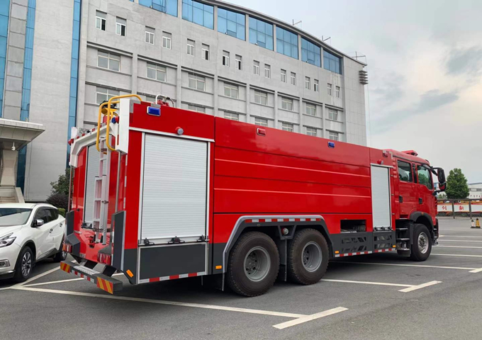 16噸水罐消防車(chē)