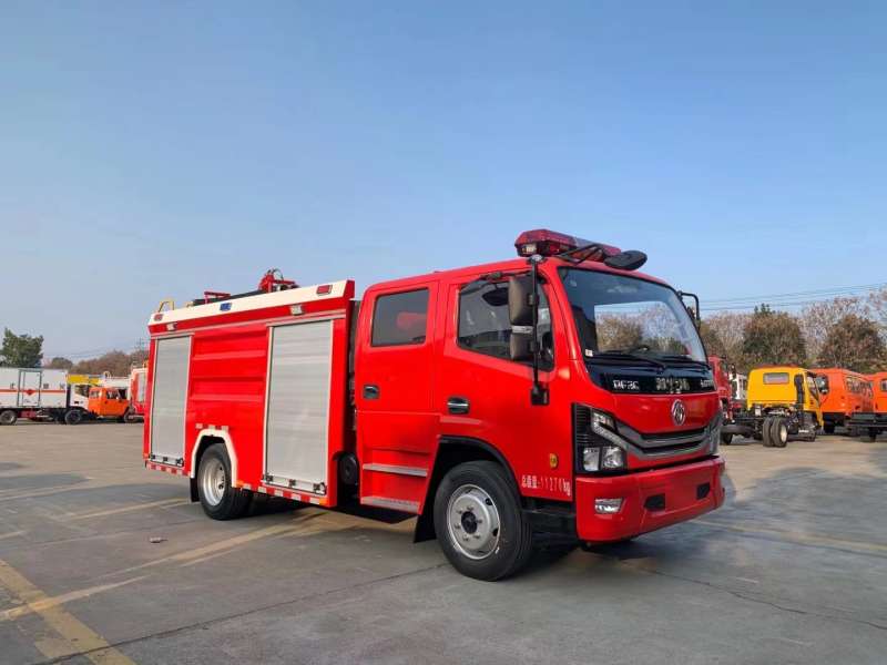 東風(fēng)5噸水罐消防車(chē)